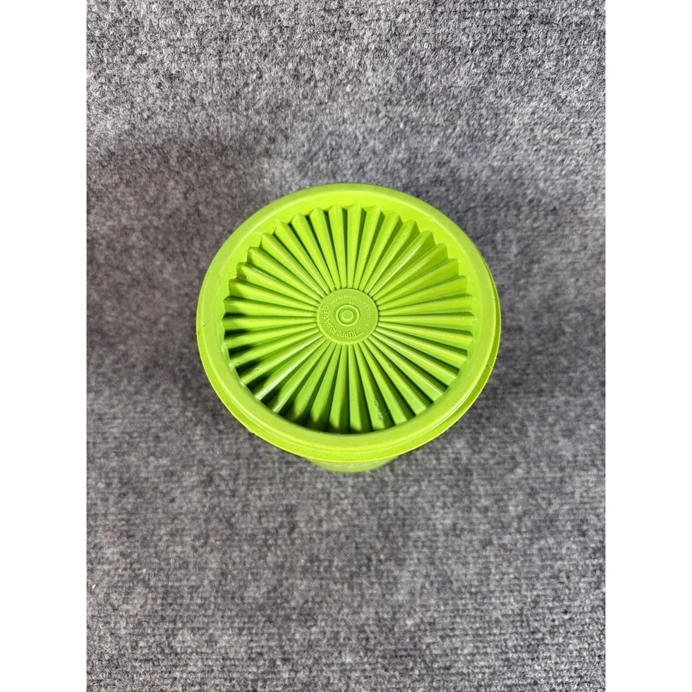 Vintage Tupperware Lime Green Servalier Canister 811-6 Sunburst Lid 6.75in